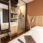 24seven Hotel