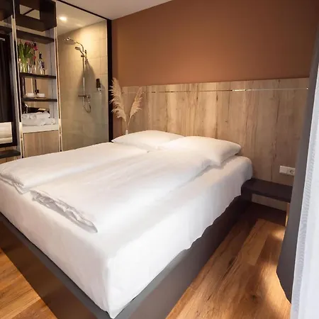 24seven Hotel
