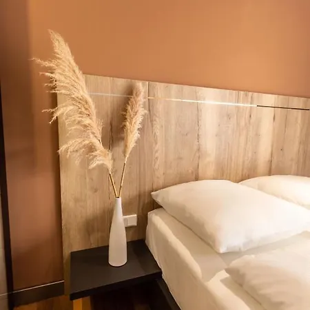 24seven Hotel