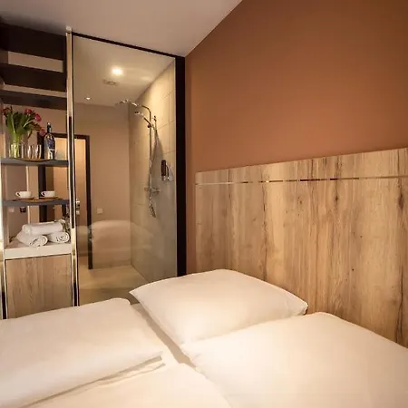 24seven Hotel