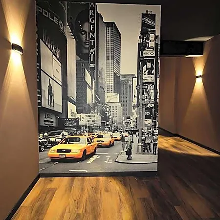 24seven Hotel 2*