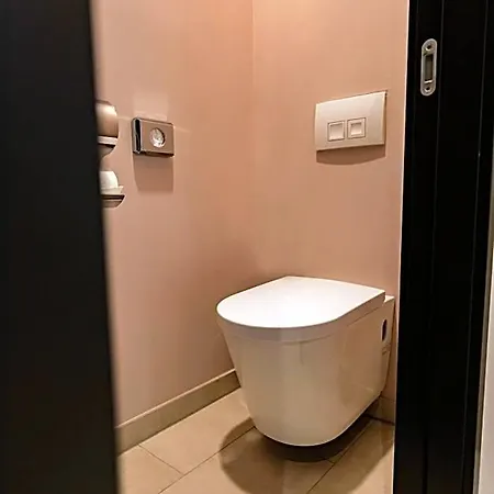 24seven Hotel 2*