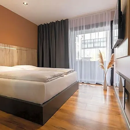 24seven Hotel