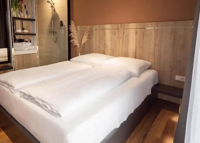 24seven Hotel