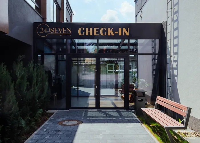 24seven Hotel 2*